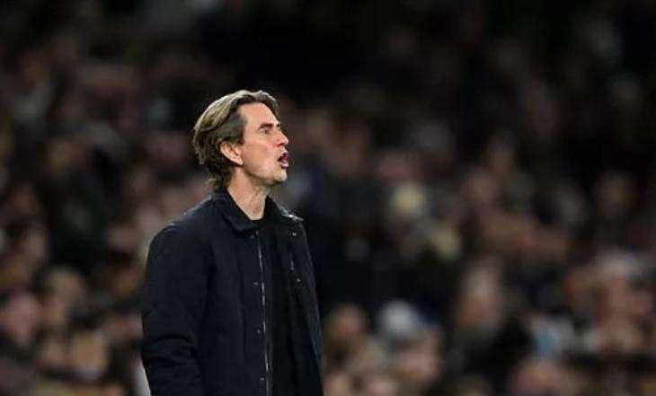 出明智处理, 然而, 球队一员