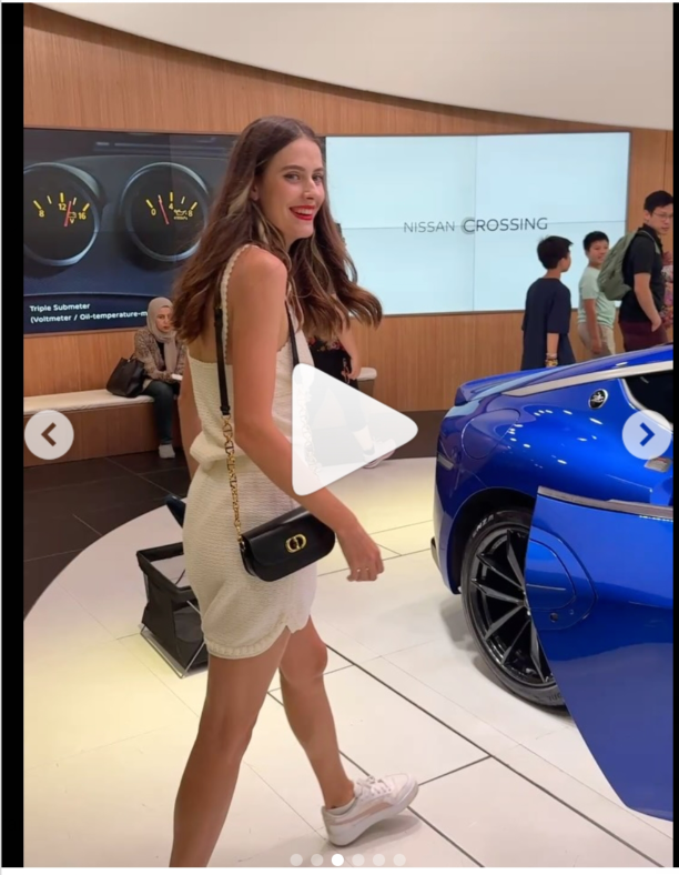 车型, 躺卧闭目放, YUAA