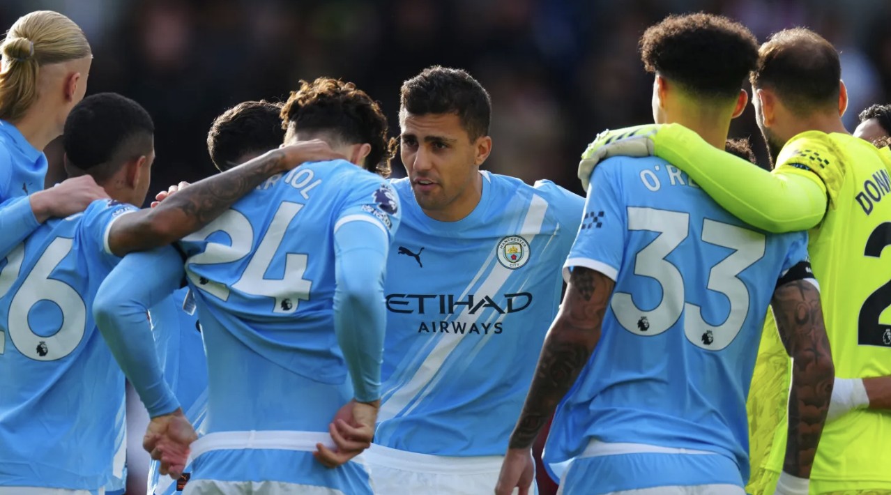 英媒：罗德里受伤期间也随队出征 他会帮助年轻球员