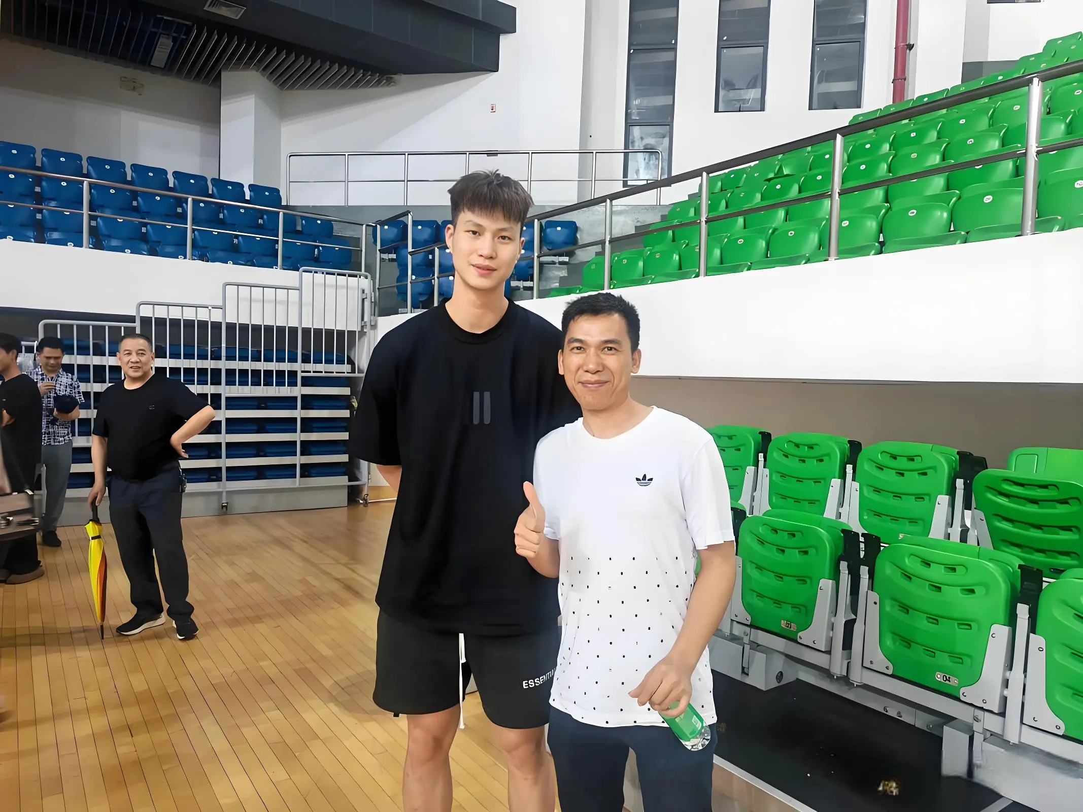 AA, msn, 万元 AA, msn, 万元