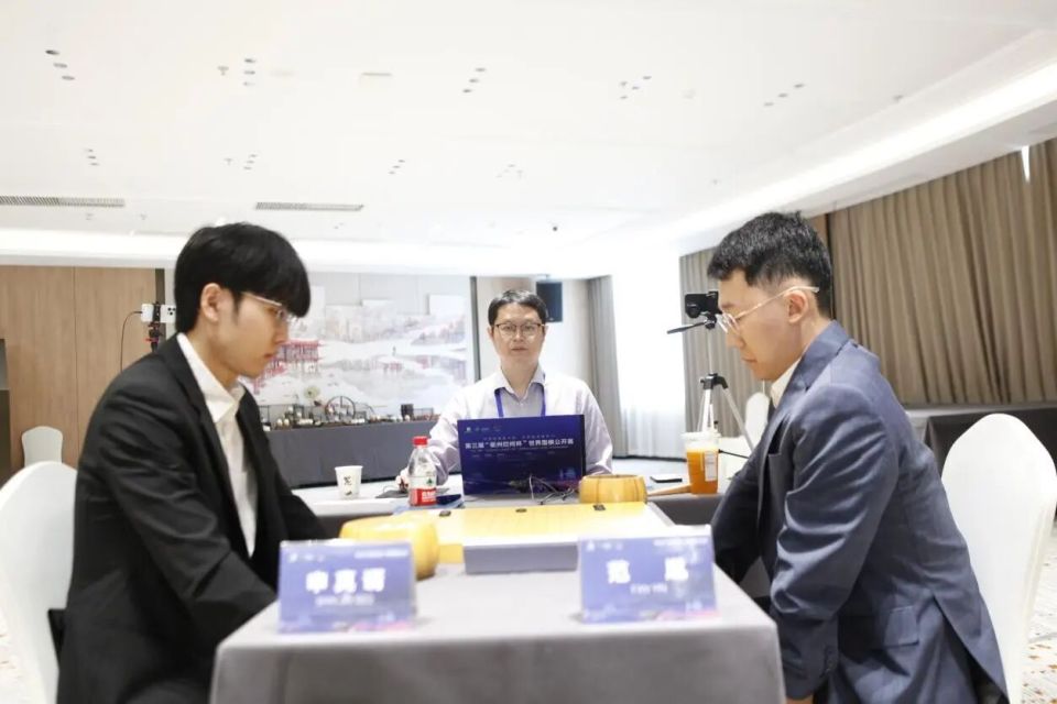 最后这一串, img, 压迫