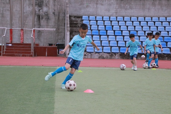 为校园带来, 球运动的内 为校园带来, 球运动的内